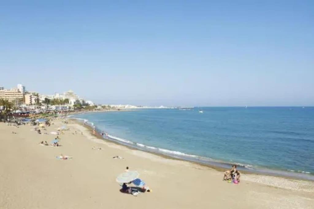 Elegante Alojamiento Con Piscina A 200 M Del Mar. Apartment Benalmádena Exterior foto