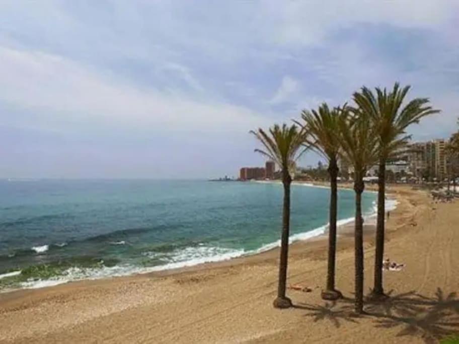 Elegante Alojamiento Con Piscina A 200 M Del Mar. Apartment Benalmádena Exterior foto