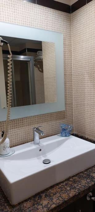 Elegante Alojamiento Con Piscina A 200 M Del Mar. Apartment Benalmádena Exterior foto