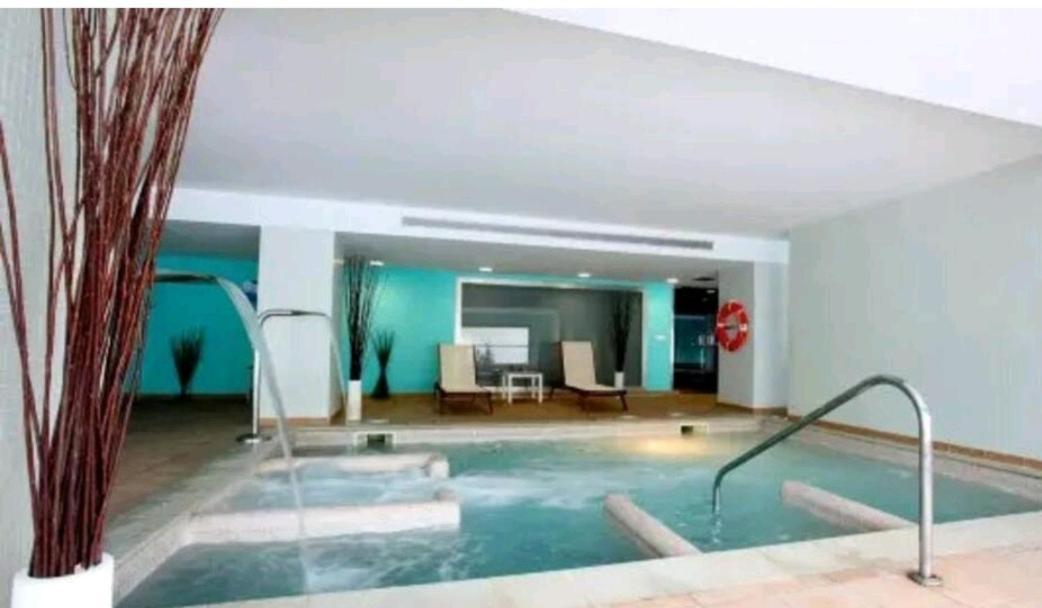 Elegante Alojamiento Con Piscina A 200 M Del Mar. Apartment Benalmádena Exterior foto