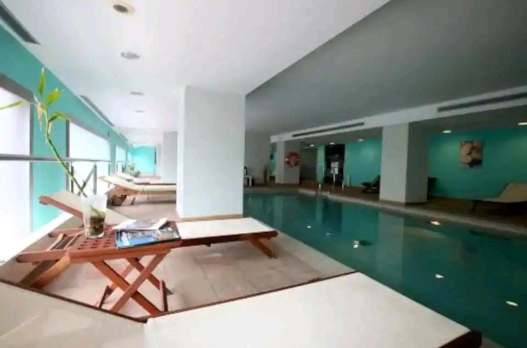 Elegante Alojamiento Con Piscina A 200 M Del Mar. Apartment Benalmádena Exterior foto